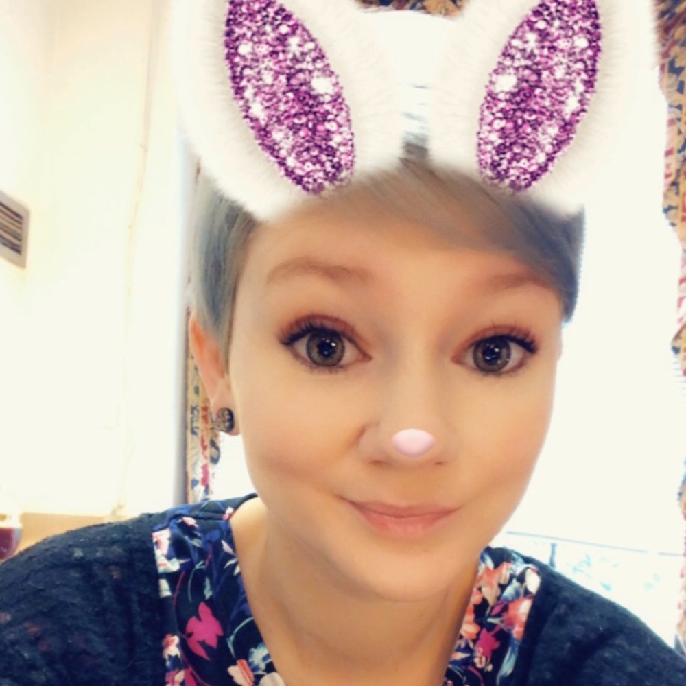 Meet your Posher, Laura